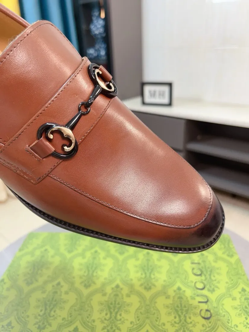 Men's shoes 💰500🌹🌹[GUCCI Gucci] A new style of formal men's leather shoes is coming ~ The original quality upper is made of Italian cowhide➕The leather is soft and delicate, comfortable and soft. The top layer of genuine leather, rubber wear-resistant outsole, the shoe shape is dignified and domineering, and the luxury charm is not concealed! The natural and free nouveau riche leads the trend. Code number: 38-44